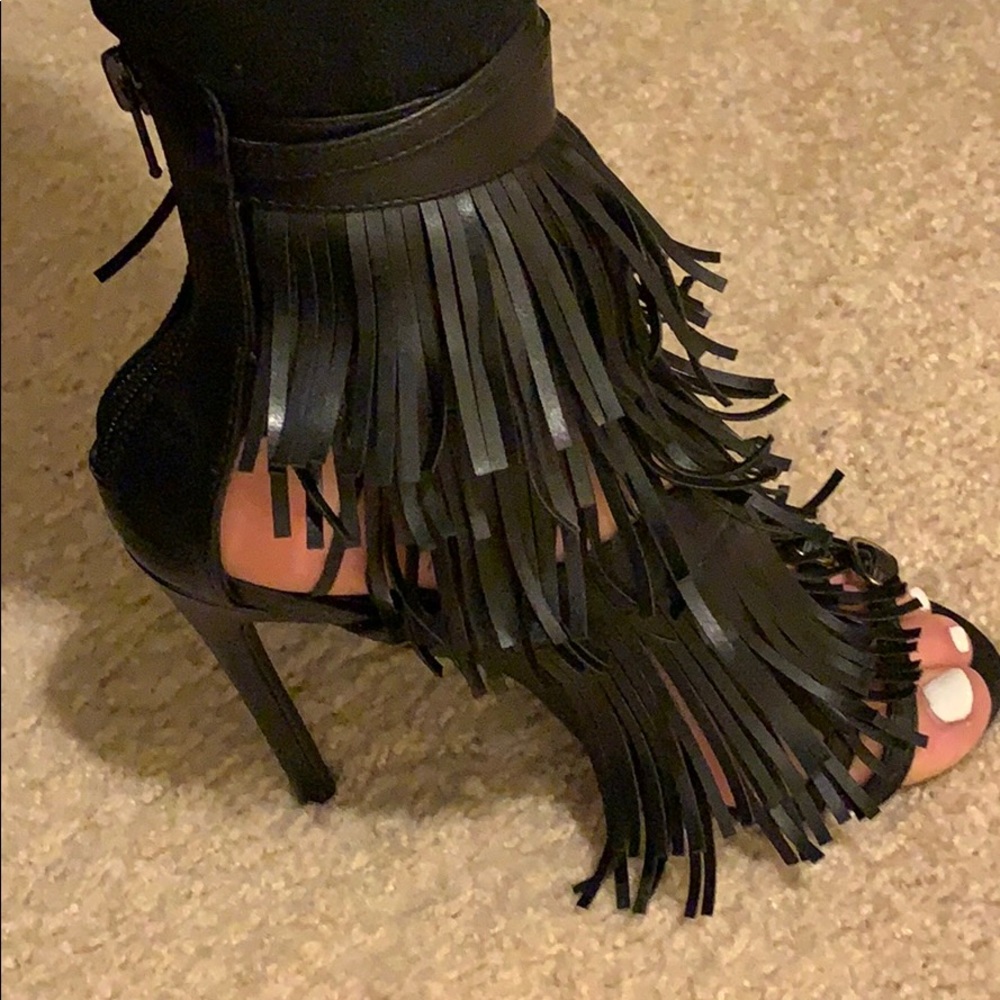 Akira Heels